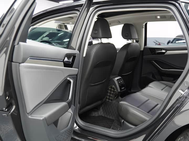 Фото 17 - Volkswagen Sagitar L