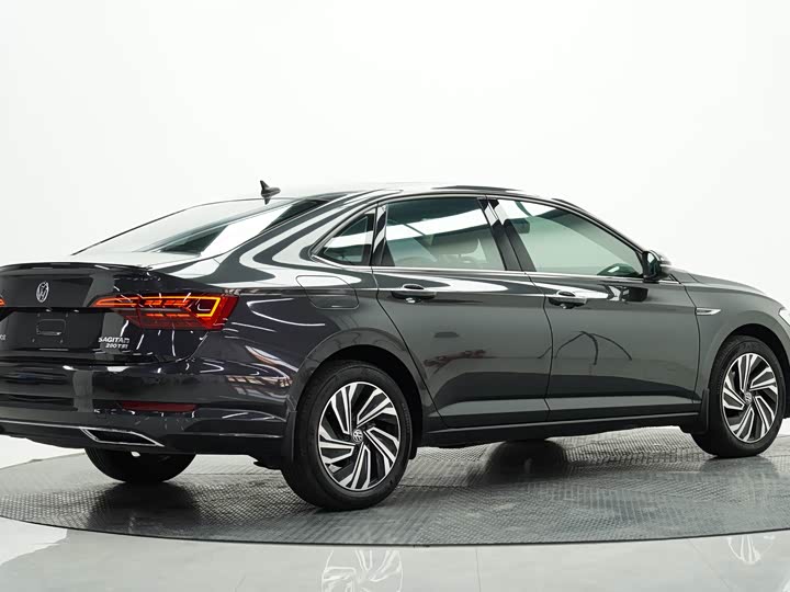 Фото 5 - Volkswagen Sagitar L