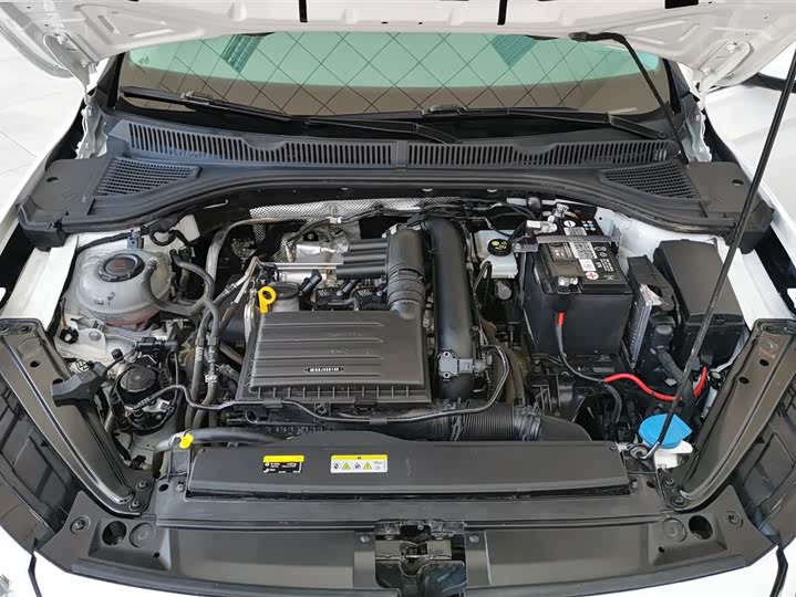 Фото 10 - Volkswagen Sagitar L