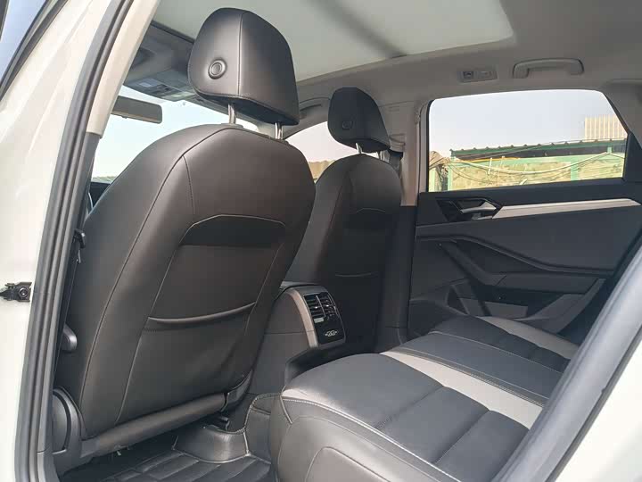 Фото 5 - Volkswagen Sagitar L