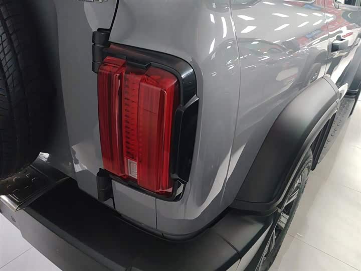 Фото 8 - Tank 300