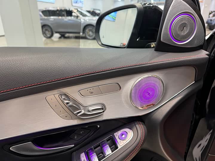 Фото 12 - Mercedes-Benz GLC-Class AMG