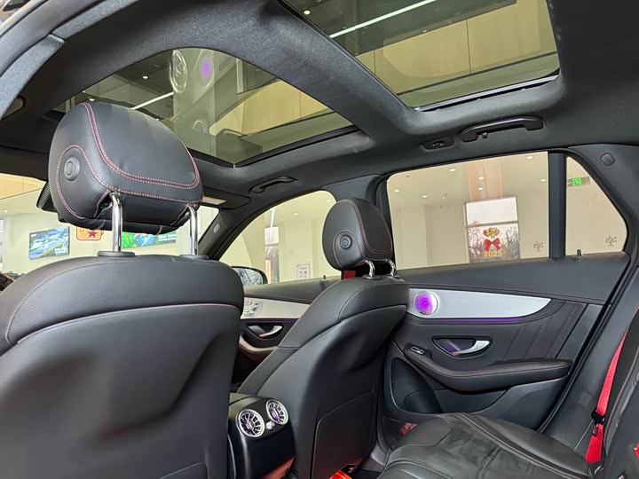 Фото 9 - Mercedes-Benz GLC-Class AMG