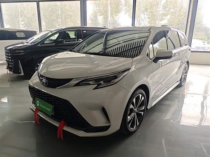 Фото 2 - Toyota Granvia