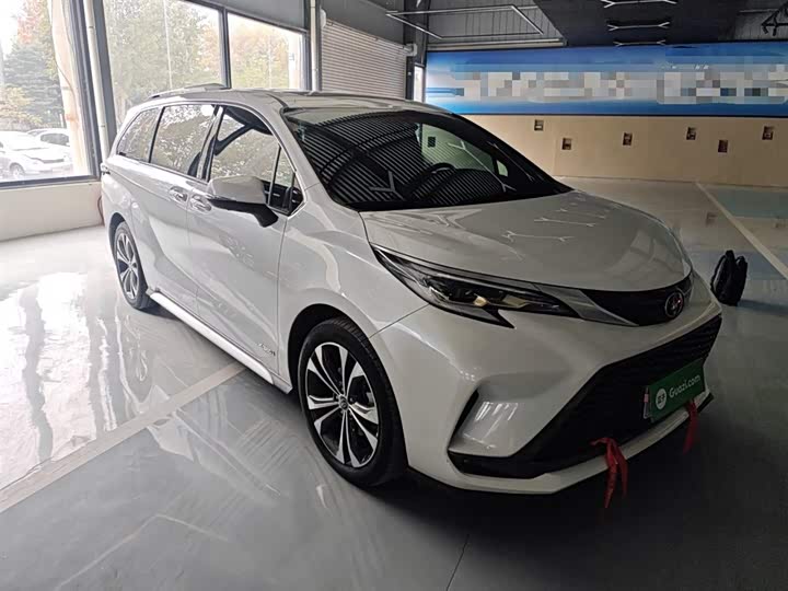 Фото 4 - Toyota Granvia