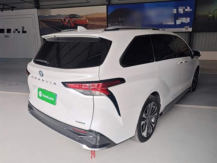 Фото 7 - Toyota Granvia