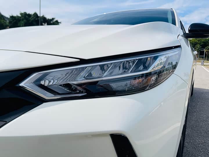 Фото 10 - Nissan Sylphy