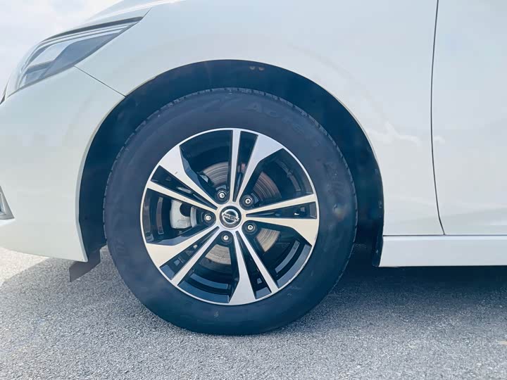 Фото 11 - Nissan Sylphy