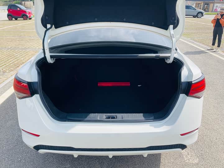 Фото 14 - Nissan Sylphy