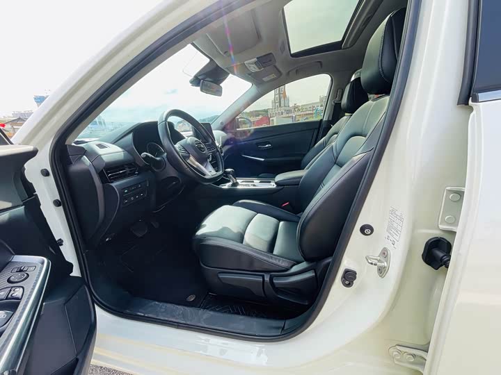 Фото 17 - Nissan Sylphy