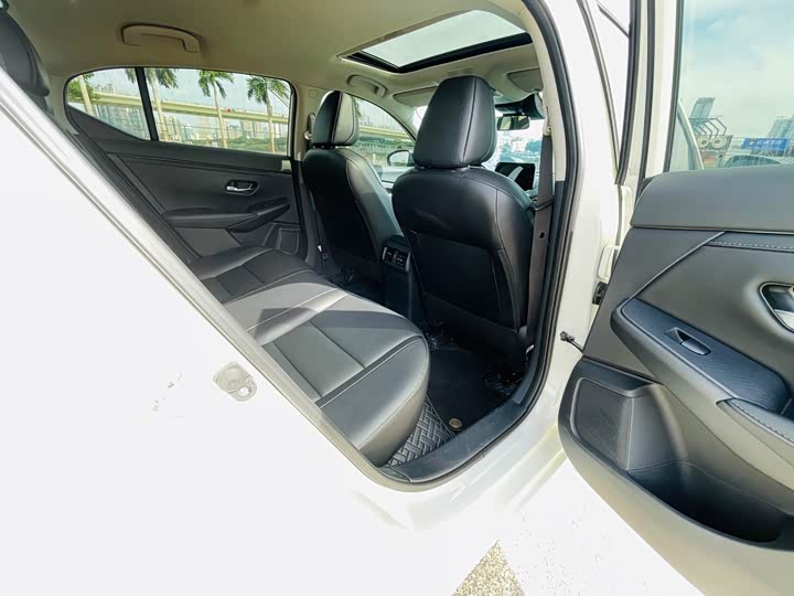 Фото 24 - Nissan Sylphy