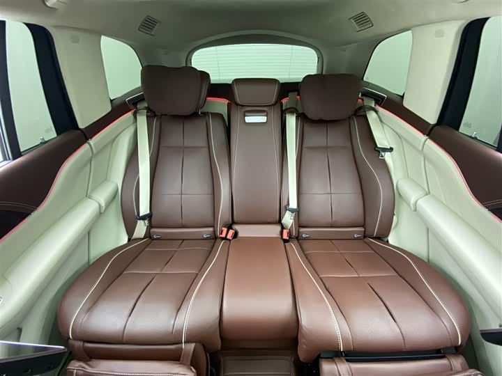 Фото 30 - Mercedes-Benz Maybach GLS