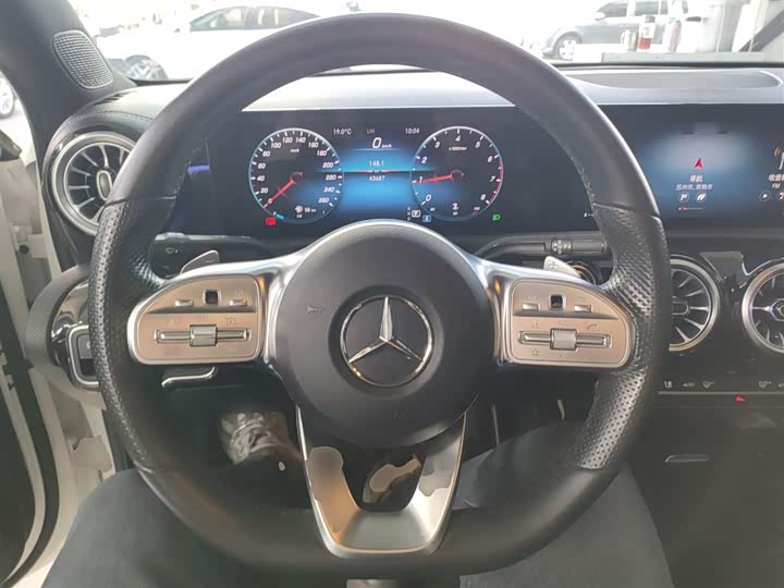 Фото 11 - Mercedes-Benz A-Class