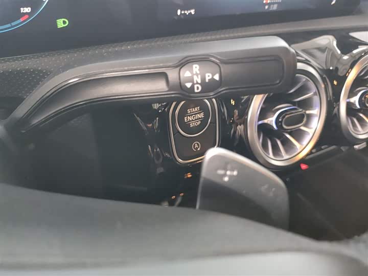 Фото 14 - Mercedes-Benz A-Class