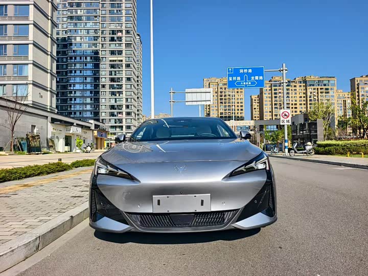 Фото 1 - BAIC Arcfox Alpha S5