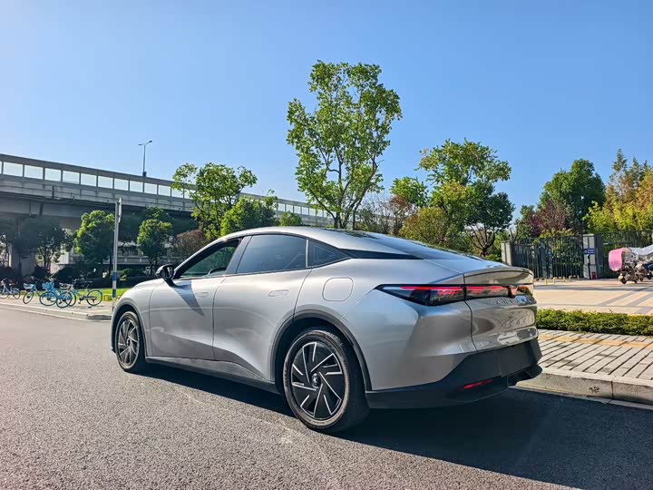 Фото 4 - BAIC Arcfox Alpha S5