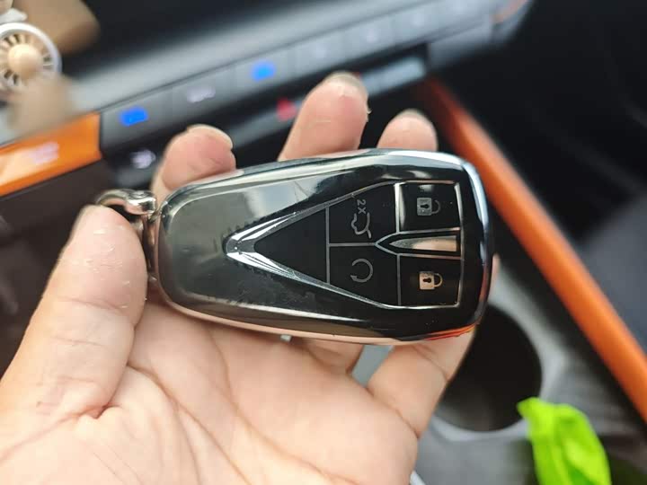 Фото 12 - Changan UNI-V