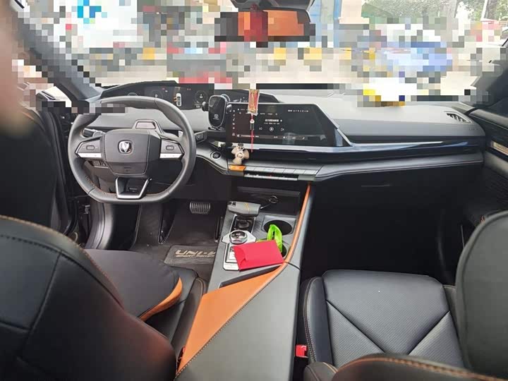 Фото 13 - Changan UNI-V