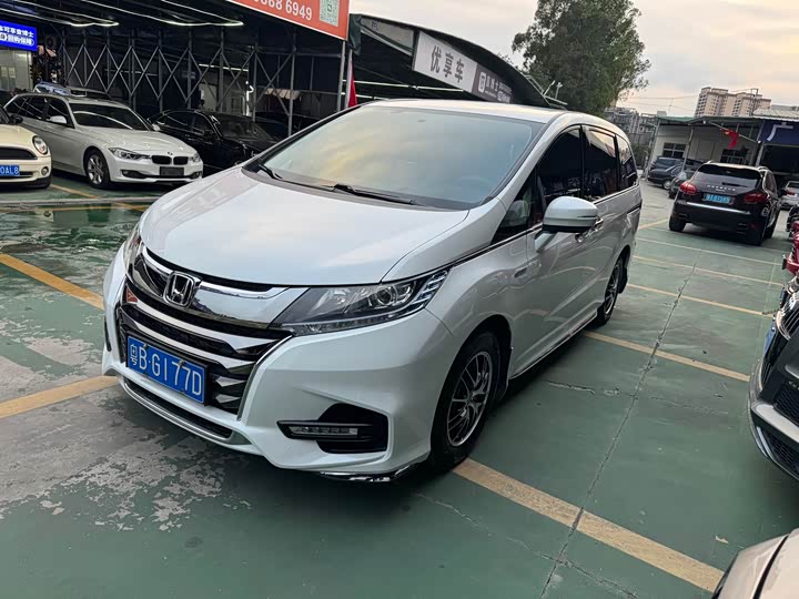 Фото 1 - Honda Odyssey