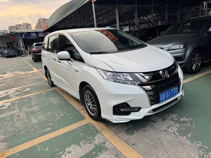 Фото 2 - Honda Odyssey