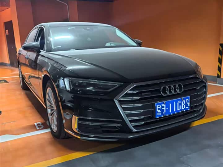 Фото 3 - Audi A8