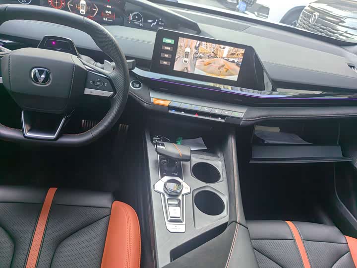 Фото 10 - Changan UNI-V