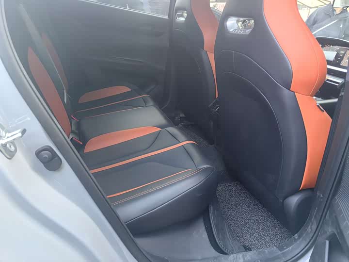 Фото 11 - Changan UNI-V