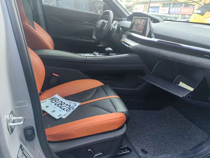 Фото 12 - Changan UNI-V