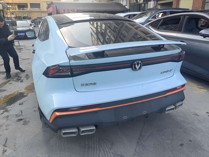 Фото 15 - Changan UNI-V