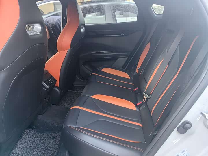 Фото 8 - Changan UNI-V