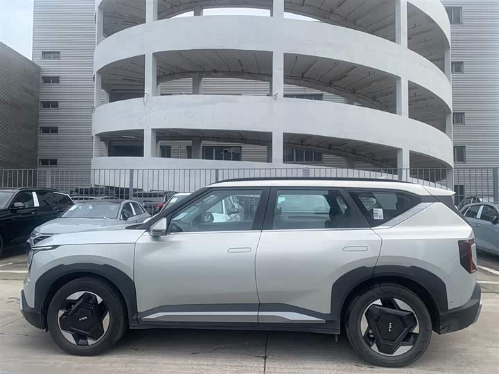 Фото 3 - Kia EV5