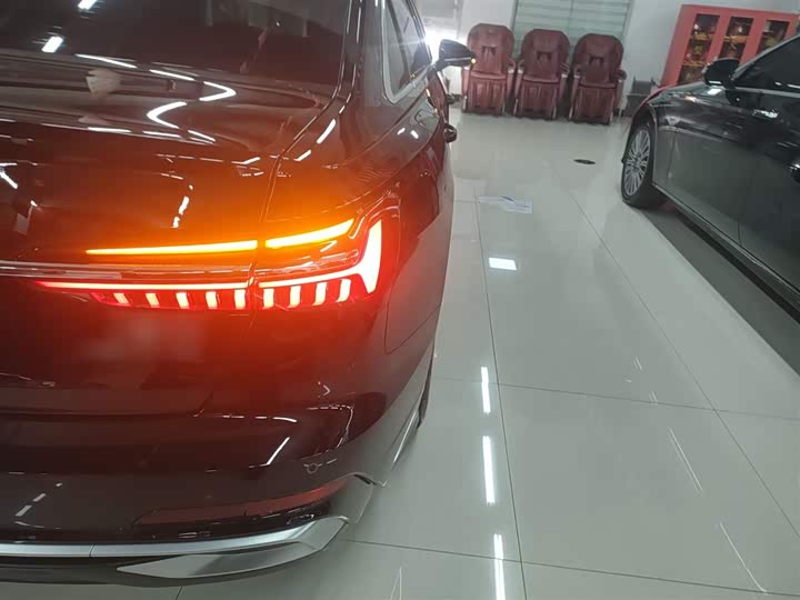 Фото 8 - Audi A6L