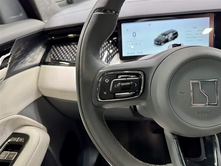 Фото 11 - Zeekr 009