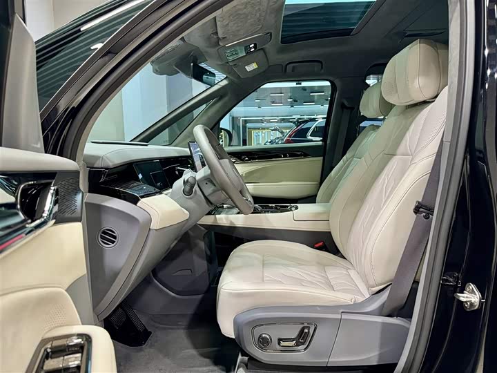 Фото 14 - Zeekr 009