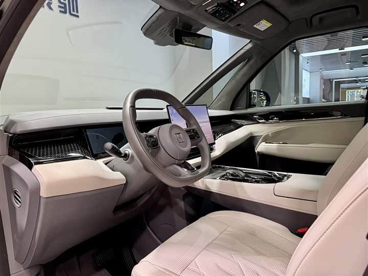 Фото 19 - Zeekr 009