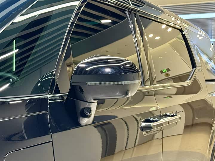 Фото 21 - Zeekr 009