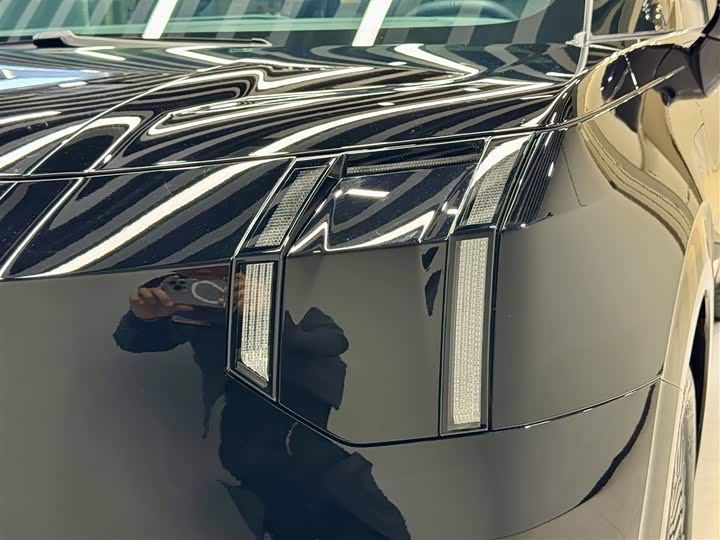 Фото 23 - Zeekr 009