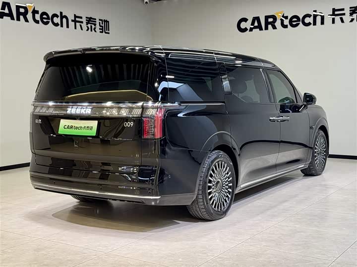 Фото 4 - Zeekr 009