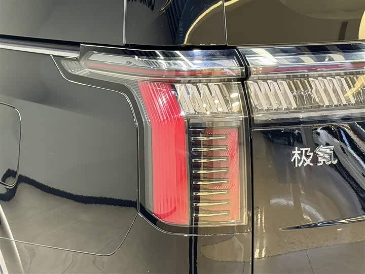 Фото 8 - Zeekr 009