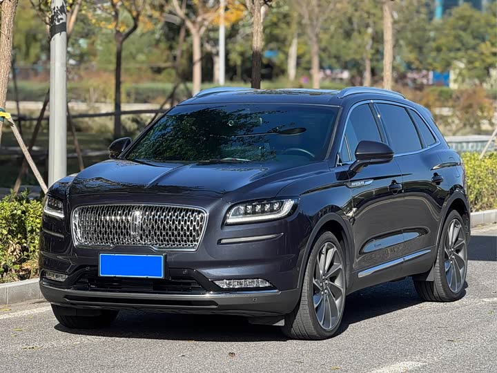 Фото 1 - Lincoln Nautilus