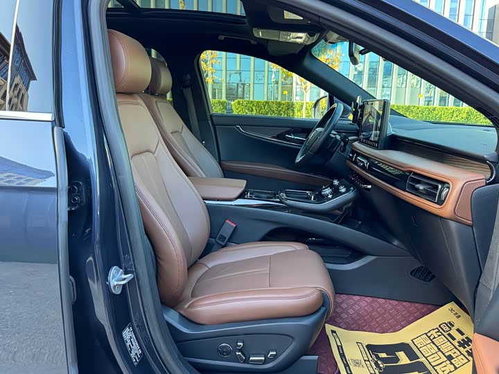 Фото 19 - Lincoln Nautilus