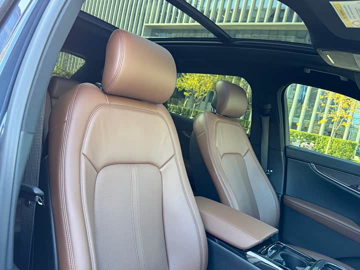 Фото 21 - Lincoln Nautilus