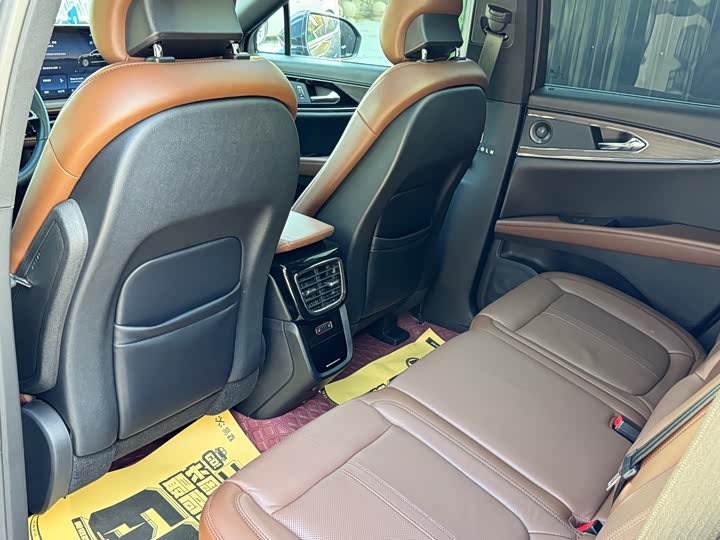 Фото 23 - Lincoln Nautilus