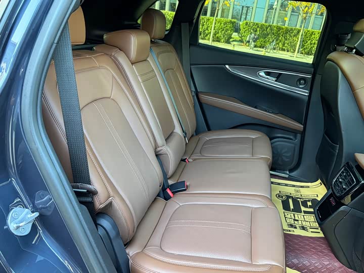 Фото 26 - Lincoln Nautilus