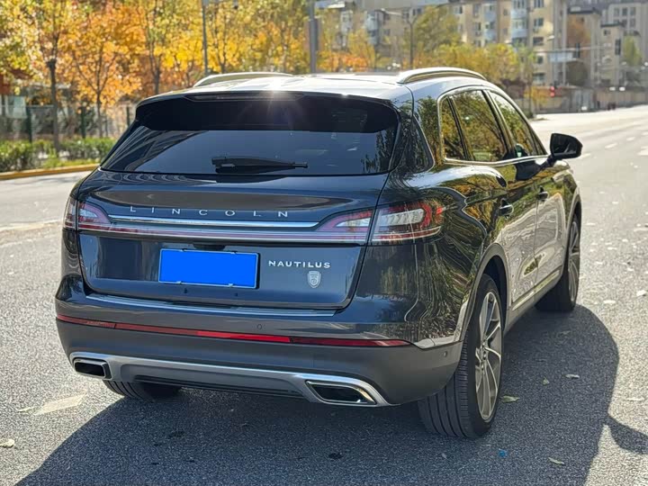 Фото 29 - Lincoln Nautilus