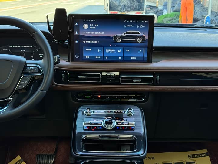 Фото 9 - Lincoln Nautilus