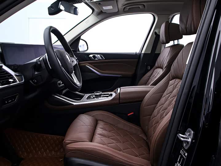 Фото 12 - BMW X7