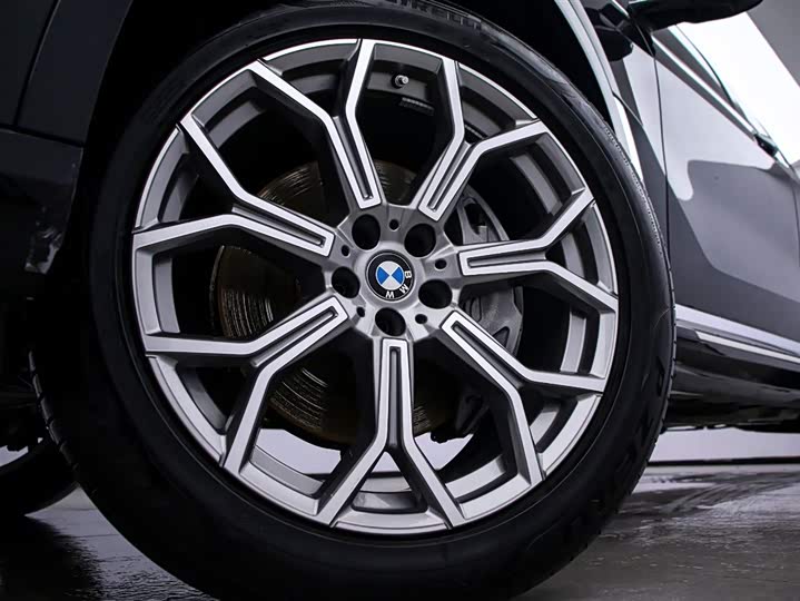 Фото 16 - BMW X7