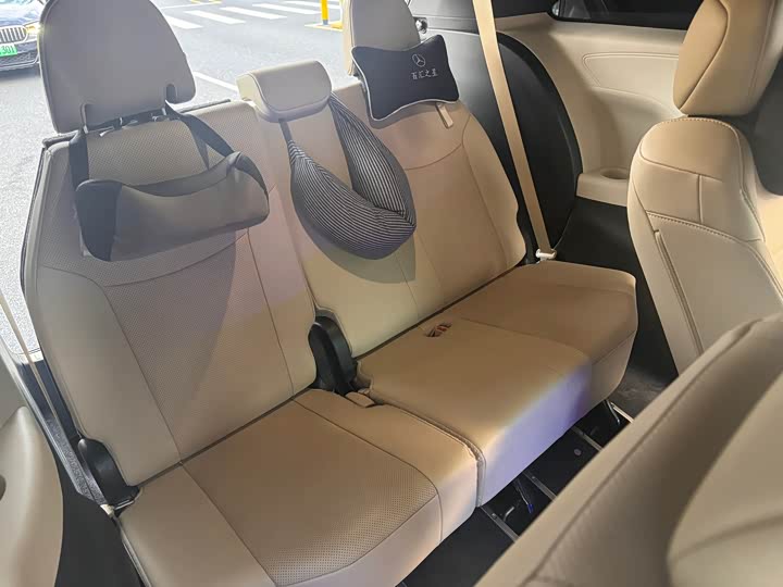 Фото 11 - Toyota Sienna