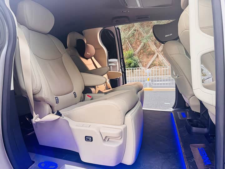 Фото 15 - Toyota Sienna